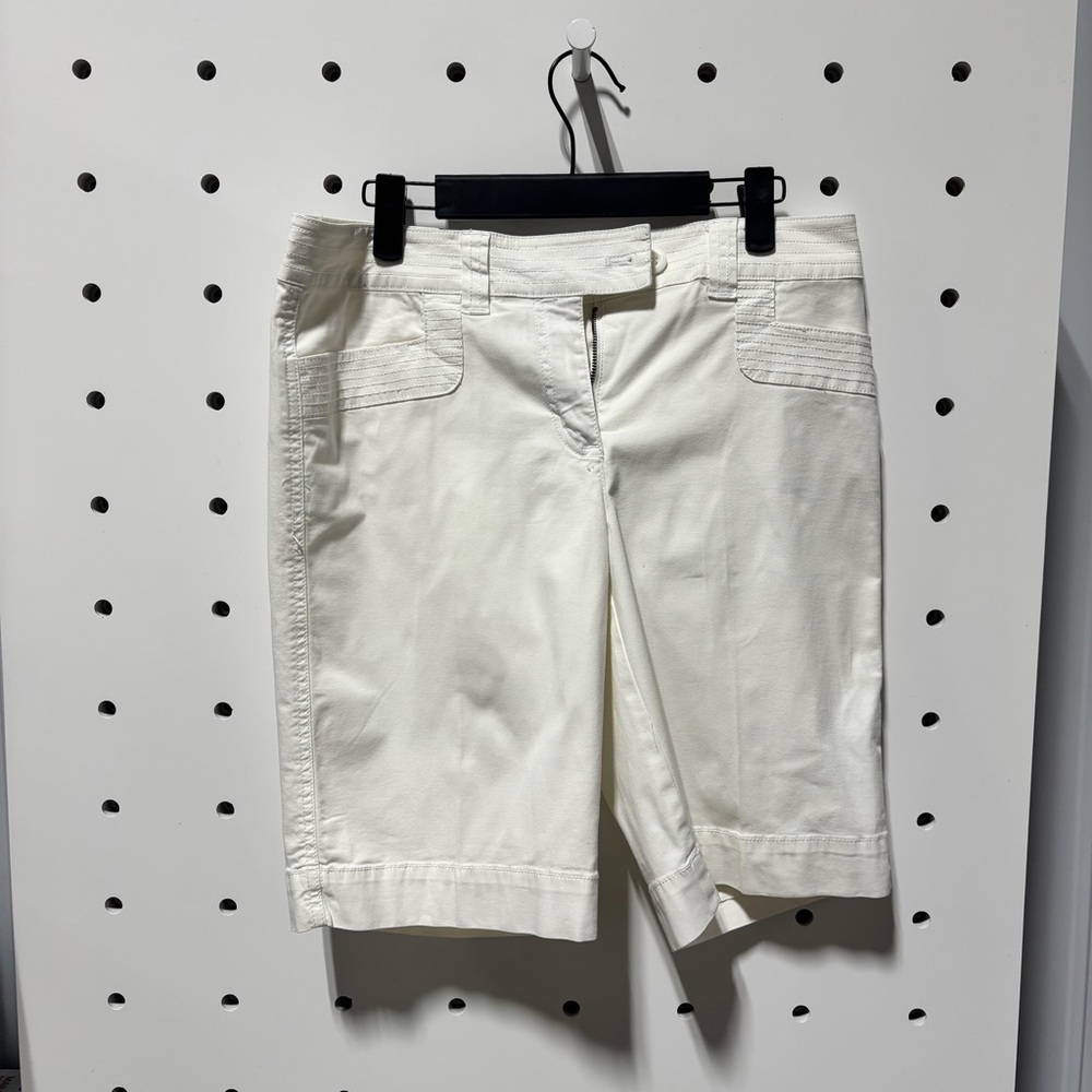 White House Black Market Cream Bermuda Shorts Size 4